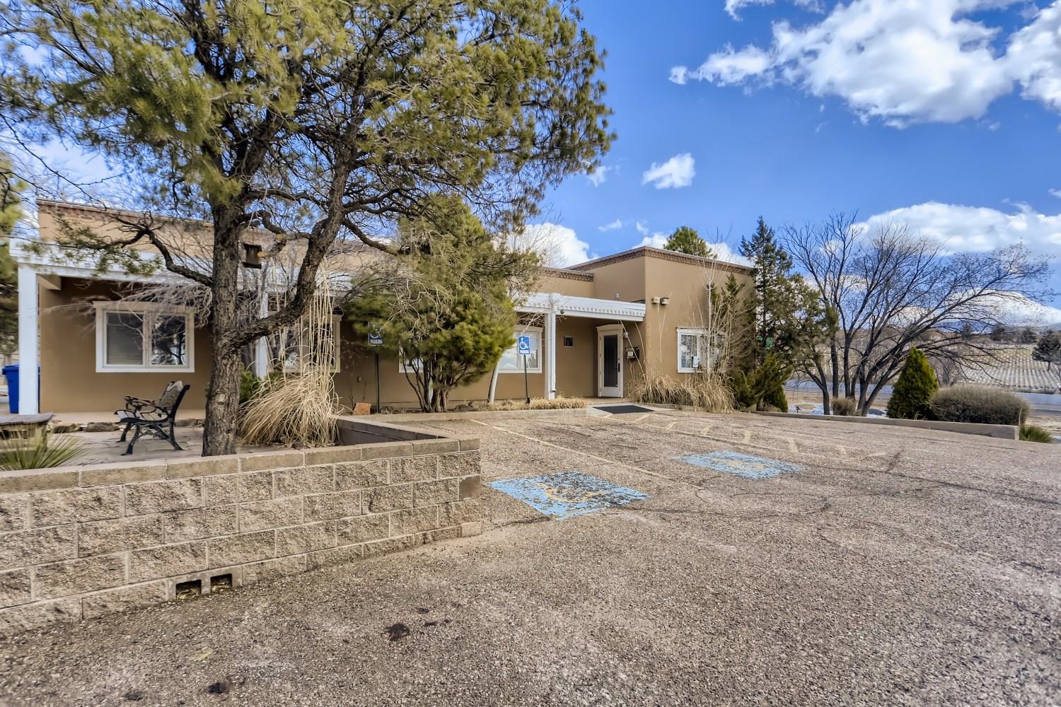 Homes & land for sale in Santa Fe City Northwest Casa Solana, Zocalo