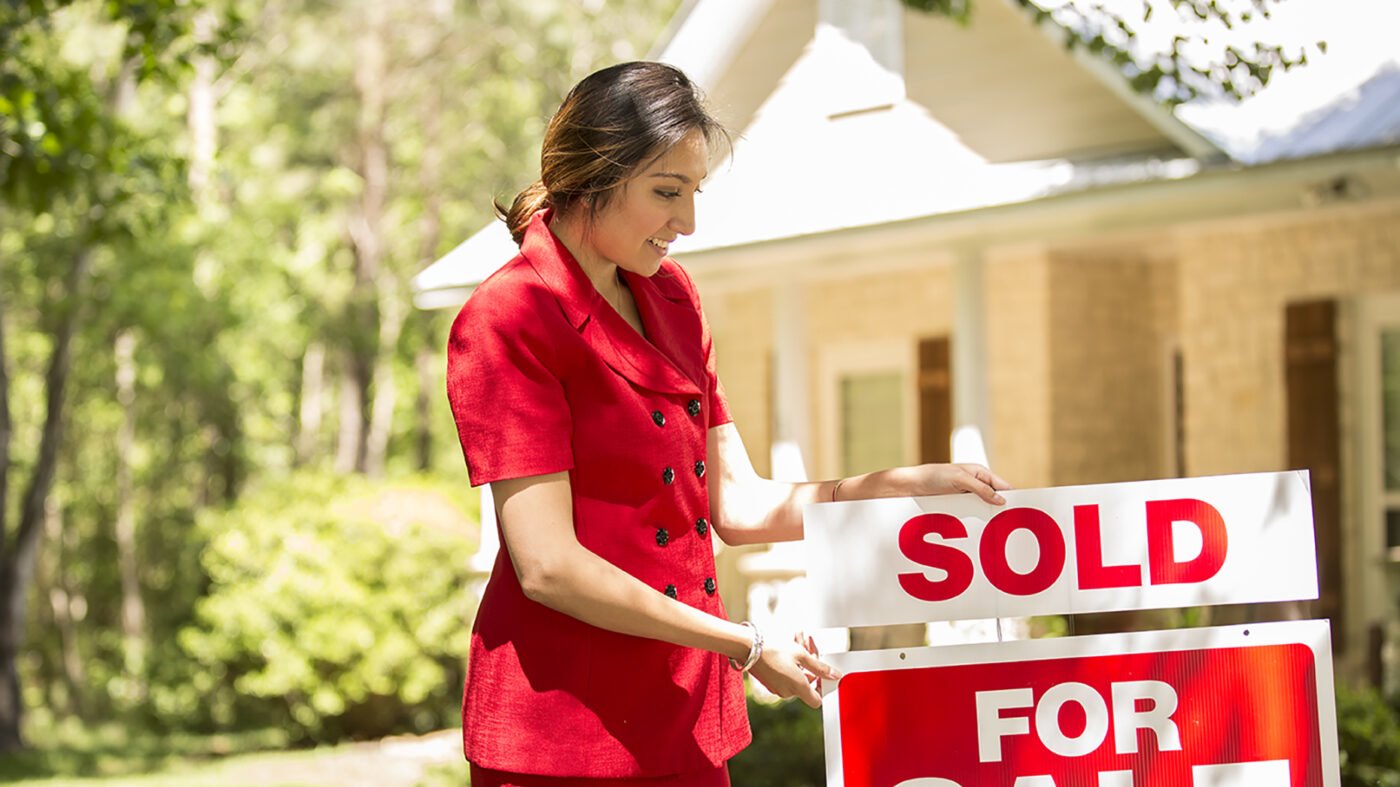 Did existing home sales peak in 2021?