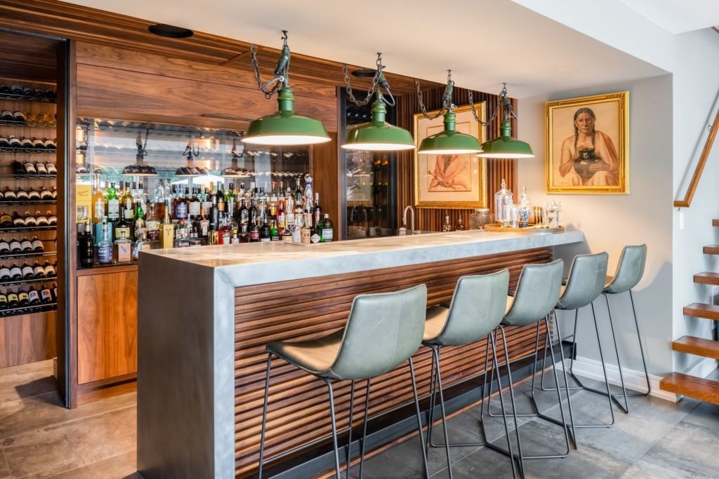 sipping-in-style-5-well-equipped-home-cocktail-bars-santa-fe